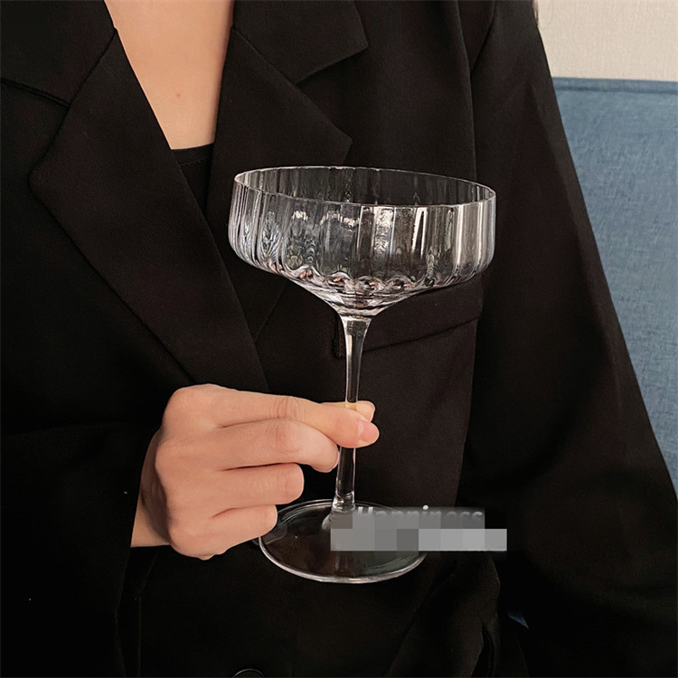 グラス シャンパングラス バー カクテルグラス 新品 アイデア ハイフットグラス 泡立て