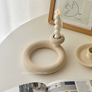 個性的なデザイン 激安セール 食卓 家庭装飾 香薫 陶磁器 ステンシル 燭台置物 ろうそく台座 大人気