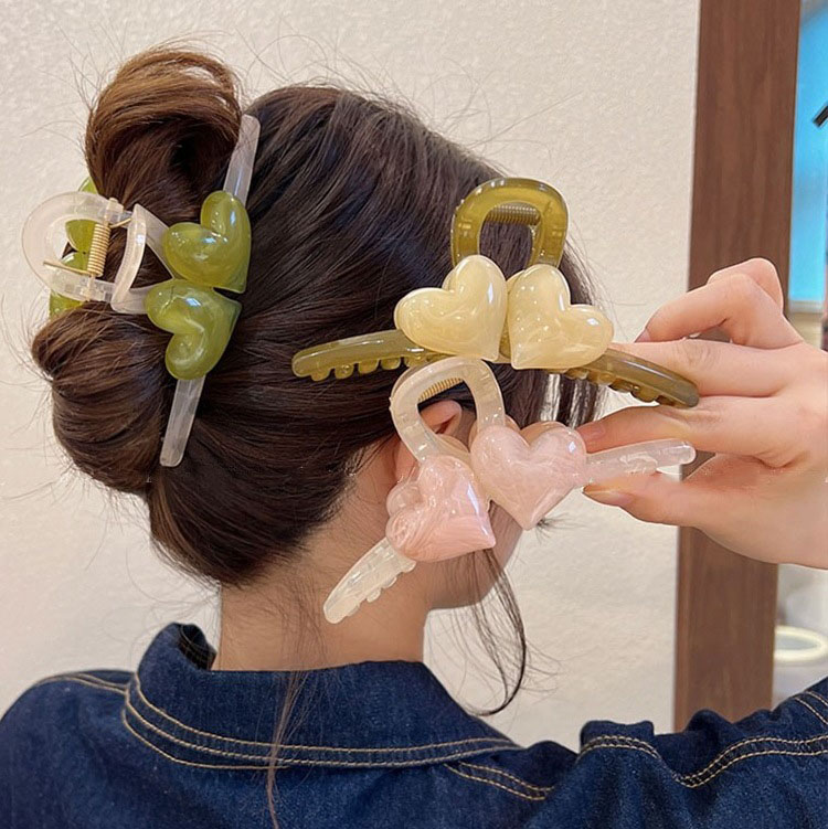 春夏新品 レディース 髪飾り ヘアクリップ ピンキーカラー アクリル樹脂 バンスクリップ ハート 12.5cm 創美ブリッジ 株式会社  問屋・仕入れ・卸・卸売の専門【仕入れならNETSEA】