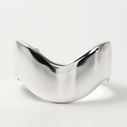 【Nothing And Others/ナッシングアンドアザーズ】Thickness asymmetry wave Bangle