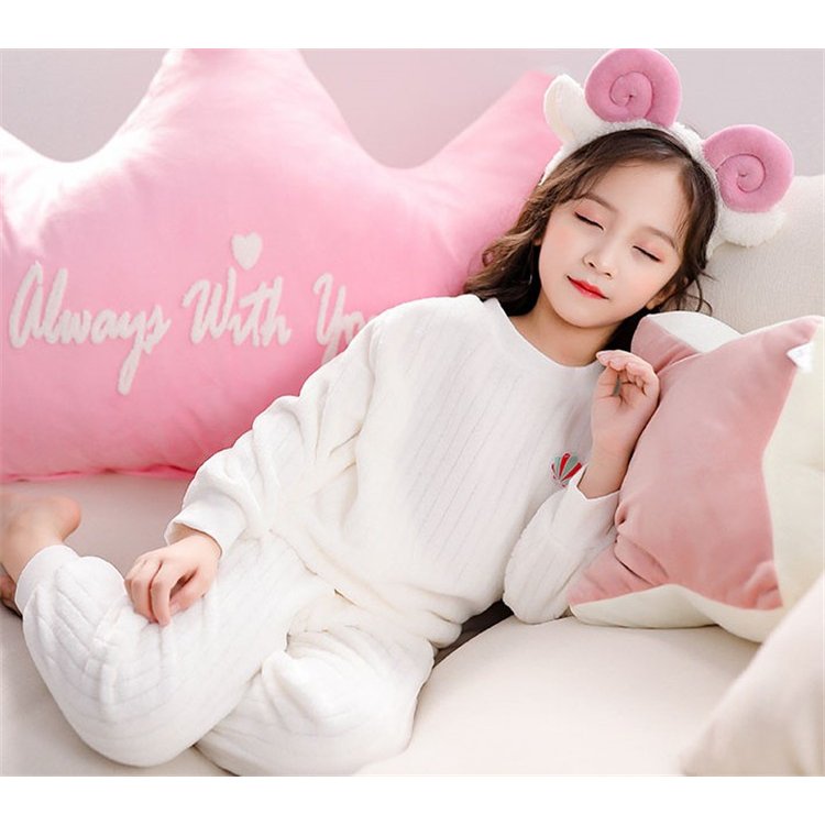 まとめ売り　女の子 150-160 19着+靴下5点+パジャマ　秋冬物 まとめ売り 女の子 150-160 19着+靴下5点+パジャマ 秋冬物 キッズ