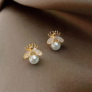シルバー925針 小さな蜂の真珠 ピアス 韓国のファッションイヤリング シンプルで小さくて可愛いピアス