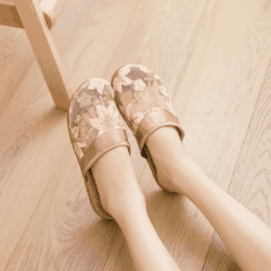 韓国風  レディース ビーチサンダル  美脚   花柄 サンダル  靴   砂浜   3色