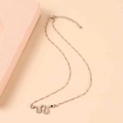 チェーンネックレス　金属製ネックレス　ＩＮＳ風　定番　シンプルデザイン　真鍮　ファション　蛇