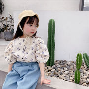 夏の新作 子供服 女の子用コットンリネンシャツ 韓国風子供服 パフスリーブ半袖シャツ