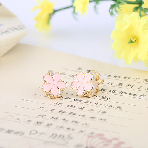 シンプルスタイル、桜のイヤークリップ、ノーピアス、お花のイヤリング