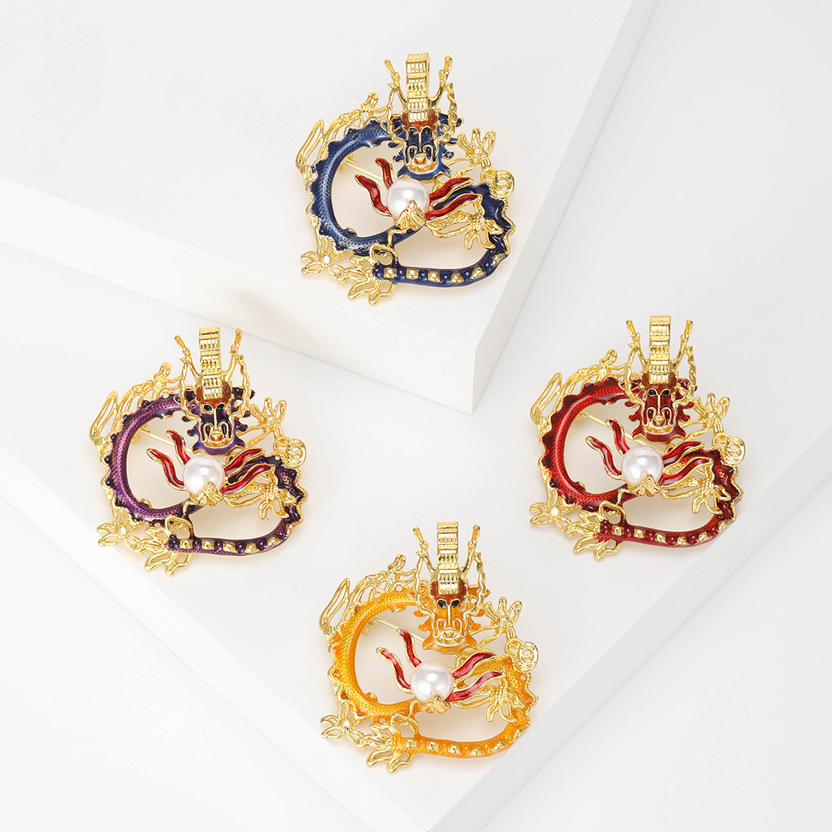 4色 中華風 龍のブローチ 2024新年 辰年 ブローチピン 新年の