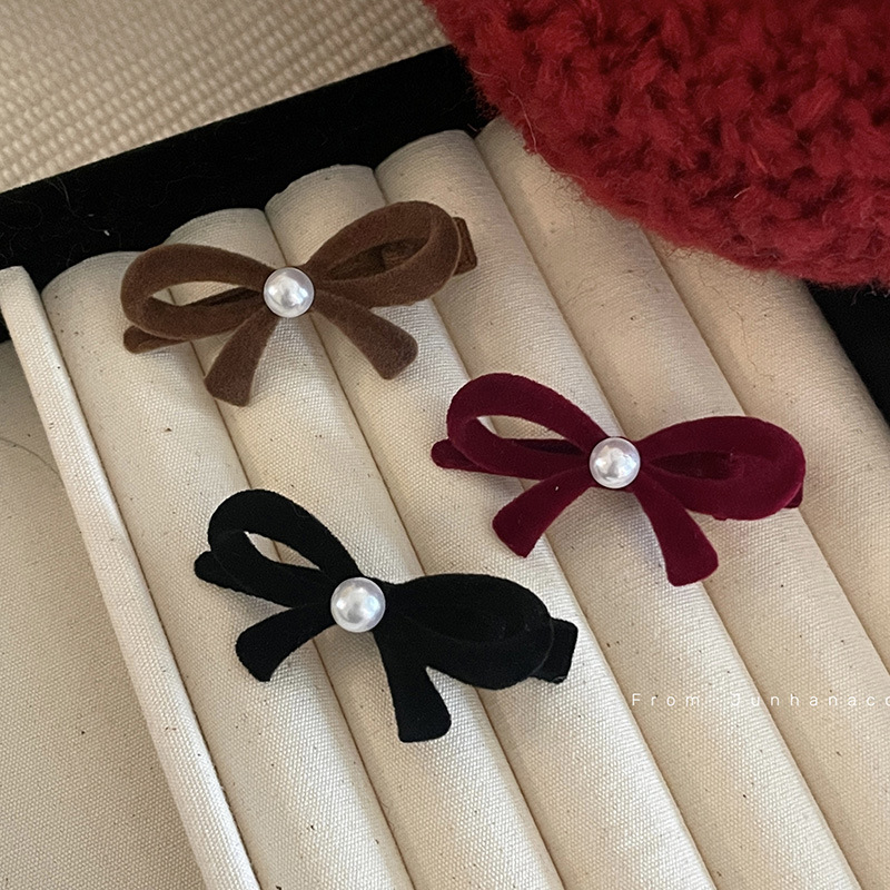 ヘアピン　蝶結び　パール　ヘアアクセサリー　韓国ファッション　デザイン　3colors