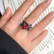 韓国ファッション 大人気  ゴシックリング  フリーサイズのリング 赤い宝石の指輪 赤い宝石のアクセサリー