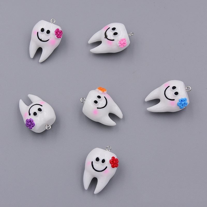 6色 樹脂 立体的な 白い歯 歯 チャーム ペンダント アクセサリーパーツ  歯関連アクセサリー