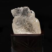 置物　水晶　龍　ブラジル産　台付き　パワーストーン　天然石