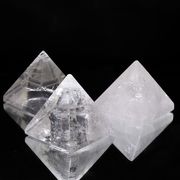 置物　水晶　ピラミッド　浄化　クォーツ　パワーストーン　天然石