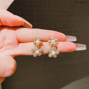 S925ポスト ピアス  ハンドメイド ピアス　パールお花 ピアス キャッチ ピアス イヤリング 2024新作