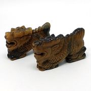 ≪特価品/国内在庫≫タイガーアイ/ヒキュウ(貔貅)2個セット/彫刻/約54x14x32mm
