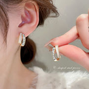 【日本倉庫即納】 C型 スタッドピアス 上品 小ぶりピアス