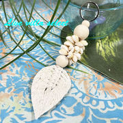 シェルフェザーキーホルダー