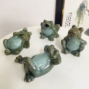 セラミック製  カエルの置物  カエル装飾品  庭の装飾  動物 蛙 工芸品  カエル雑貨