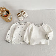 2025秋新作　子供服　女の子　長袖　Tシャツ　ベビー服　トップス　インナーシャツ　花柄　可愛い　柔らか