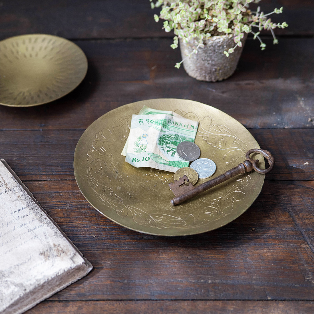 ブロカント アイアン ラウンドトレイL ゴールド[トレープレート皿鉄古道具レトロアンティーク25AW]