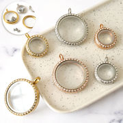 ステンレス製 【81. フローティングロケット ラインストーン付】金属アレルギー対応  パーツ チャーム