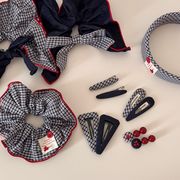 チェック柄カチューシャ　ヘアピン　シュシュ　ヘアアクセサリー　レディース　デザイン　韓国風　髪飾り