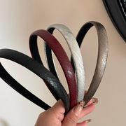 カチューシャ　ヘアアクセサリー　レディース　デザイン　韓国風　髪飾り