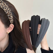 カチューシャ　ヘアアクセサリー　レディース　デザイン　韓国風　髪飾り