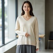 【冬物値下げ】前後Vネック アンゴラ混　薄手ハイゲージニット