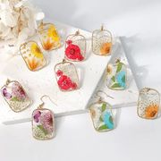 真花レジンイヤリング｜軽ラグジュアリーギフト 永生花耳飾り｜バレンタインにぴったりな贈り物