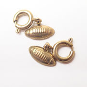 ステンレス 【SUS304】 ゴールド ラグビー チャーム 立体感 引き輪付き ハンドメイド 金属アレルギー対応