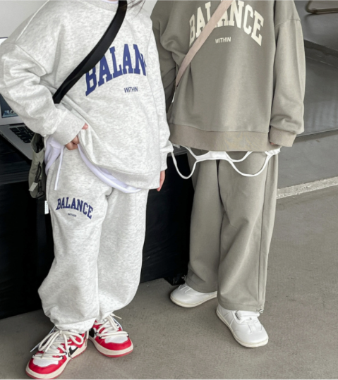 新作　秋冬新作　韓国ファッション　韓国子供服　上下セット　2点セット 　キッズ女の子　