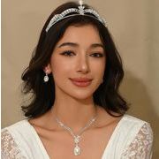 花嫁用 ティアラ3点セット ネックレス＆ピアス付き 欧米風 豪華でエレガントなウェディングアクセサリー