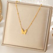 サージカルステンレス胡蝶ネックレス　アクセサリー　18kコーティング　INS　金属アレルギー対応