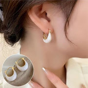 海外セレブ人気商品 おしゃれ 滴釉の立体感とクラインブルーの鮮やかさ 2026年最新ピアス