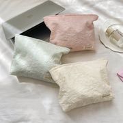 ポーチ　可愛い　韓国ファッション　デザイン　刺繍