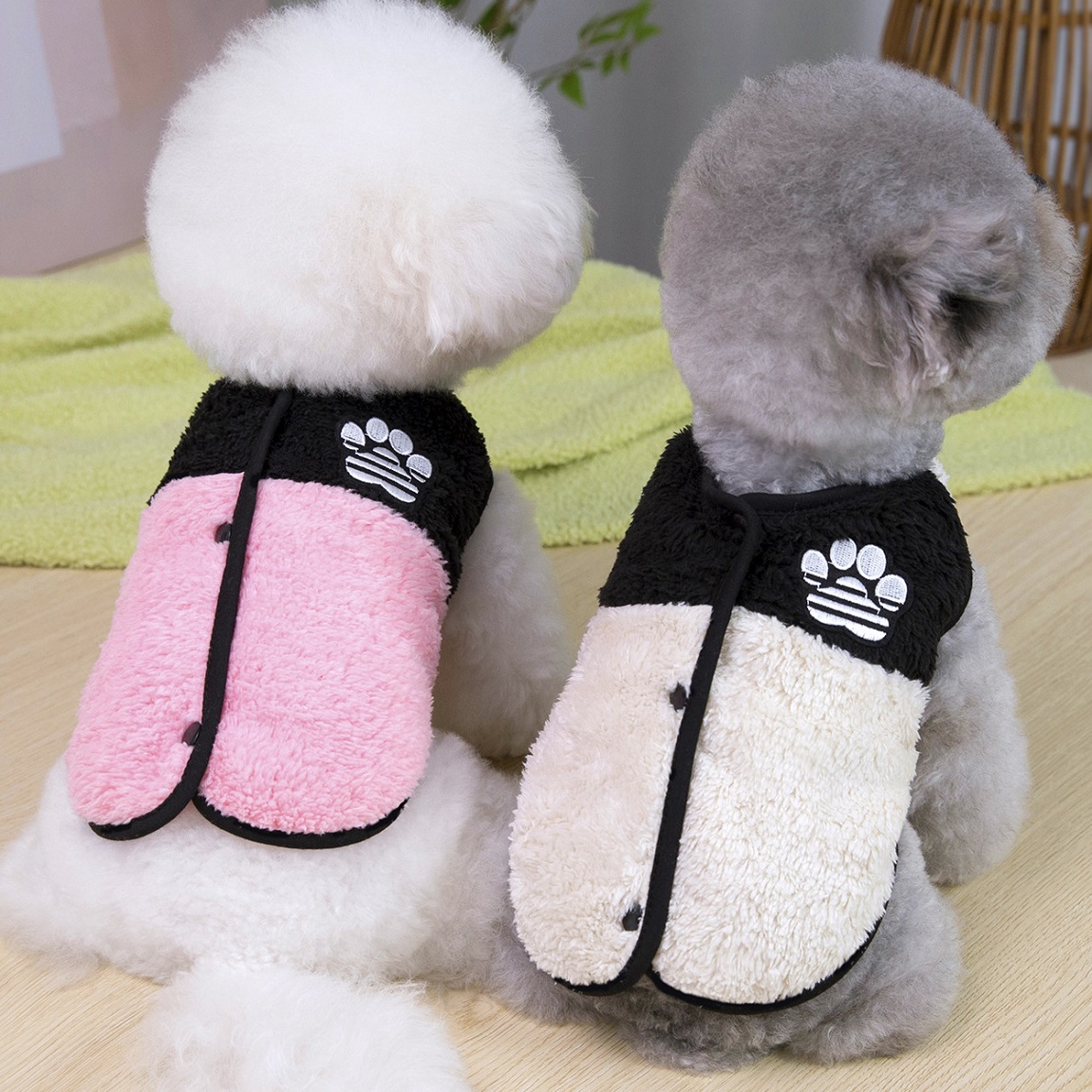 2026新品 秋冬 ペット服 柔らかい 超可愛い 犬服 ペット用品 ペット雑貨 小型犬 リード対応 厚手XS-XL