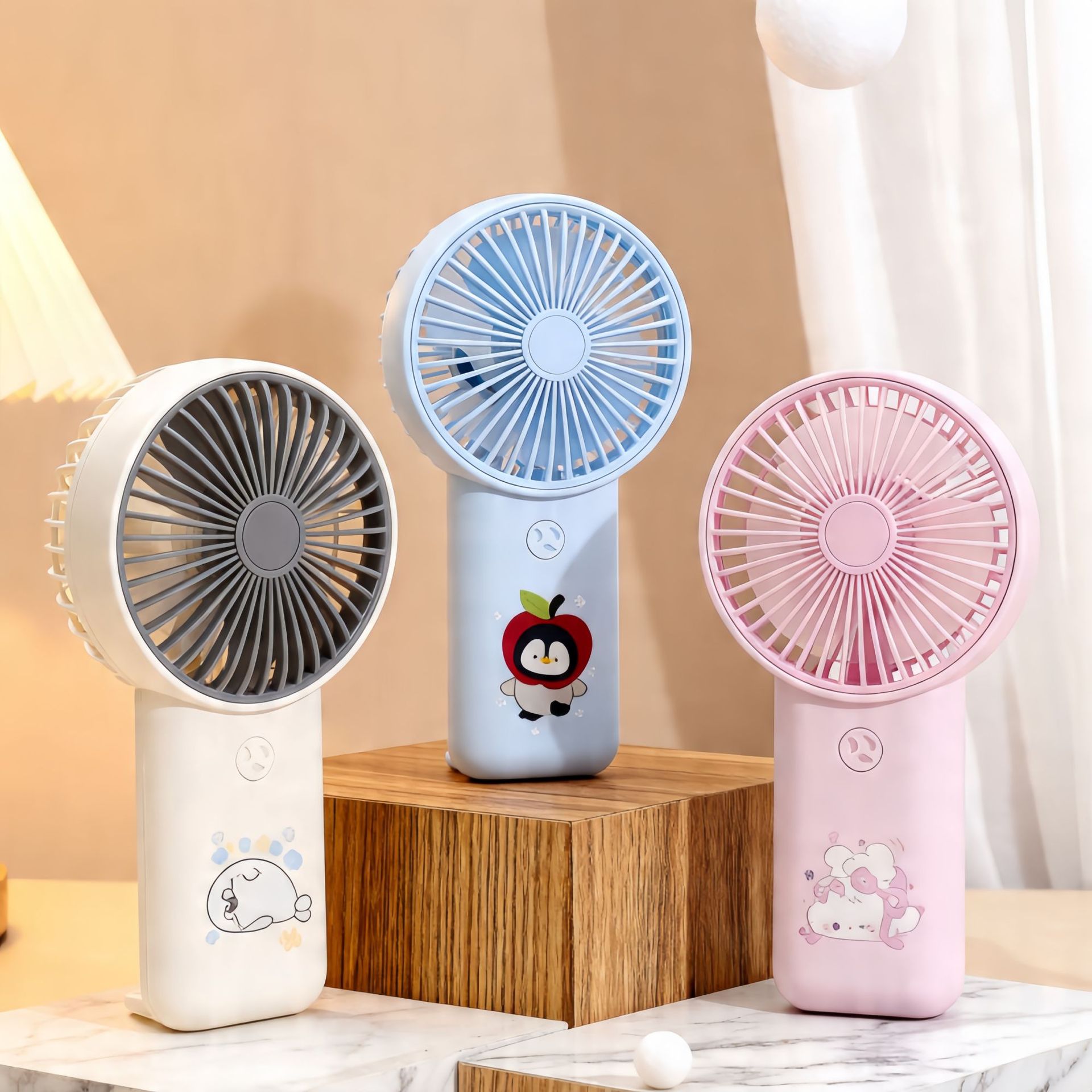 2026年新品 超人気 携帯扇風機 ミニ扇風機 キャラクター  3 段階風量 USB充電 大量在庫