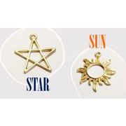 アンティークパーツ　宇宙雑貨　星の空枠　太陽チャーム　金属チャーム　レジンフレーム