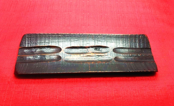 木製・漆塗　黒スリ　亀甲　おしぼり置