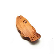 木製・漆塗　スリ　カワイ魚型　箸置き