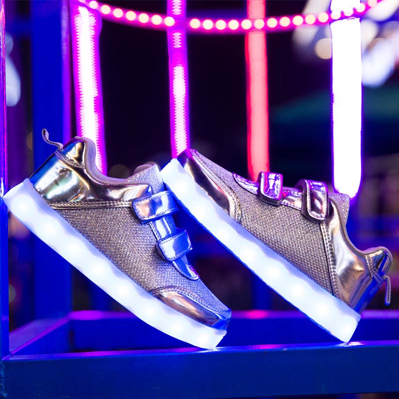 LEDキッズスニーカー 7色発光モード 光る靴 シューズ 光る靴 USB充電式 子供用