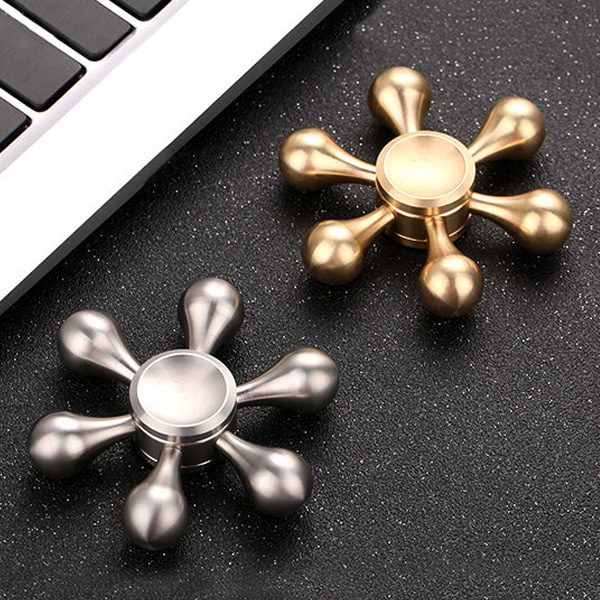 Hand Spinner ハンドスピナー フィンガースピナー 6翼式 しずく型 ドロップデザイン 高速回転 雑貨 株式会社カスミ商事 問屋 仕入れ 卸 卸売の専門 仕入れならnetsea
