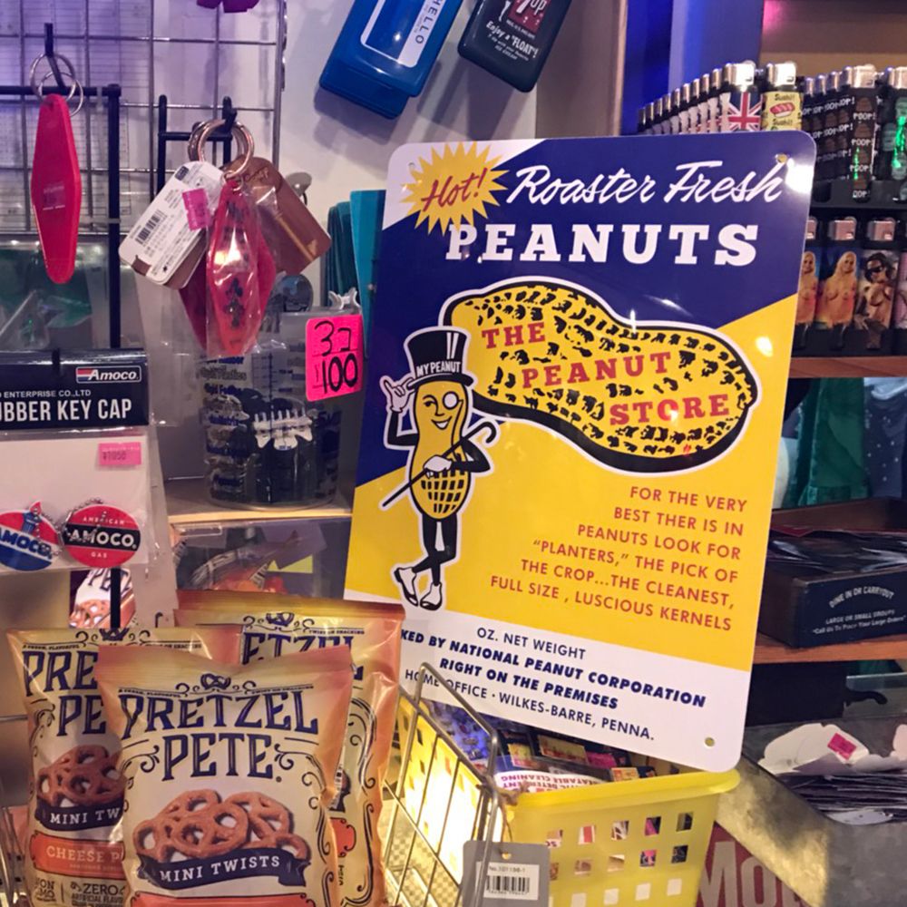 プラスティックサインボード PEANUTS STORE