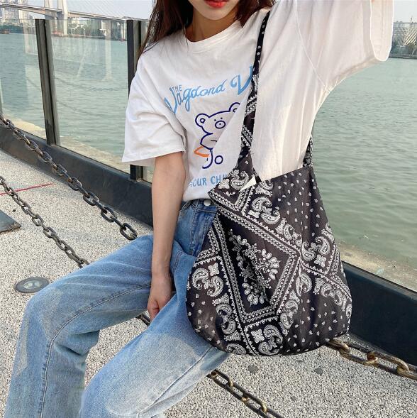バッグ　トートバッグ　ショルダーバッグ　民族風　帆布　レディース　韓国ファッション