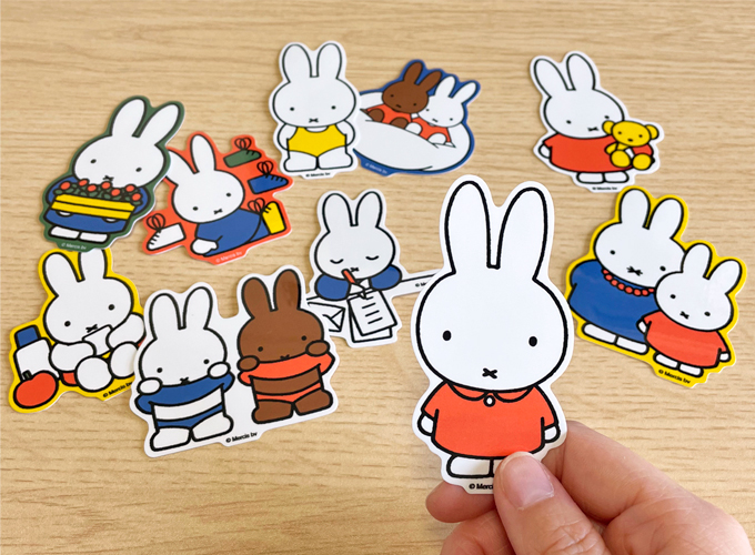 Miffy ミッフィー キャラクターステッカー 絵本 イラスト かわいい こども うさぎ 人気 Mif001 株式会社 ゼネラルステッカー 問屋 仕入れ 卸 卸売の専門 仕入れならnetsea