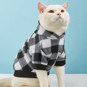 猫のセーター、黒と白のチェック、フード付きのペットジャケット、秋と冬のモデル、子犬、ペットの服