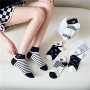 【☆新作☆】シースルーソックス　涼しい　夏向けの靴下　ファッション　キャラクター  刺繍デザイン　