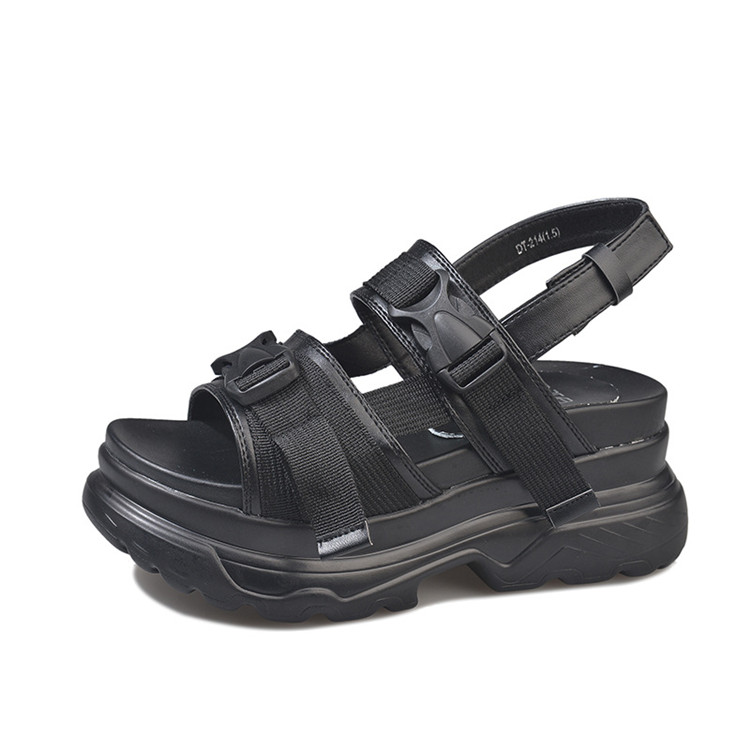 クーポン適用OK INSスタイル サンダル 海辺 休暇 学生 カジュアル 厚手の靴底 ビーチシューズ 運動