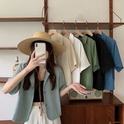 夏の新しい韓国版の小人数のデザイン感の襟をめくる気質のファッションの短いスーツ