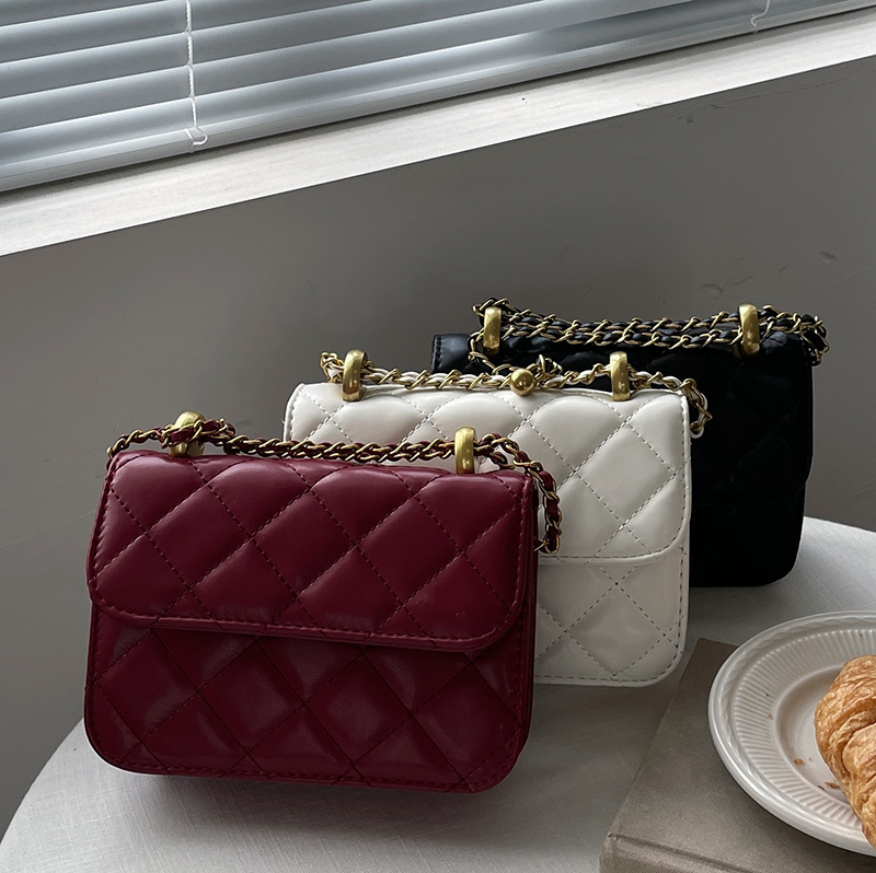 【NEW即納商品】大人気　ファッション　レディース　ミニ　チェーンのショルダーバッグ
